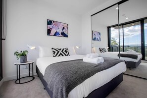 Apartment (3 Bedrooms) | 3 Schlafzimmer, Bügeleisen/Bügelbrett, kostenloses WLAN, Bettwäsche