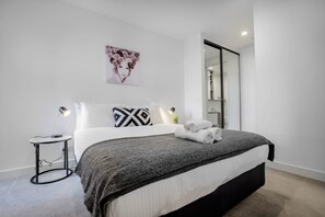 Appartement (3 Bedrooms) | 3 slaapkamers, een strijkplank/strijkijzer, gratis wifi, beddengoed
