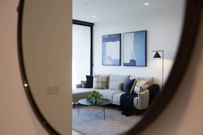Apartment (3 Bedrooms) | Living area