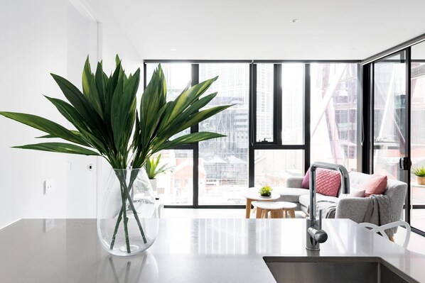 아파트 (2 Bedrooms) | 거실 공간 | LED TV