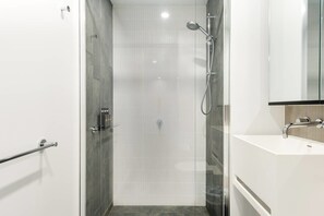 Apartment (2 Bedrooms) | Bathroom