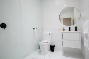 Bathroom - 88 Peaceful Blackburn House (Blackburn)