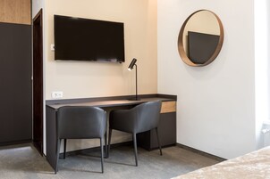 Superior Double Room, 1 Queen Bed, Non Smoking | Television