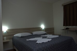 1 bedroom, minibar, desk, blackout curtains - LH Plaza Hotel (Chapecó)