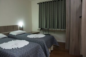 1 bedroom, minibar, desk, blackout curtains - LH Plaza Hotel (Chapecó)