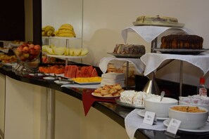 Ilmainen päivittäinen buffetaamiainen 