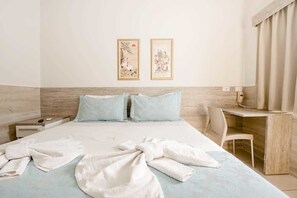 Standard-dobbeltværelse til 1 person - 1 queensize-seng | Skrivebord, ekstra senge (tillægsgebyr), gratis Wi-Fi, sengetøj