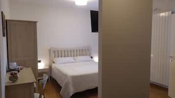 Down duvets, in-room safe, desk, laptop workspace