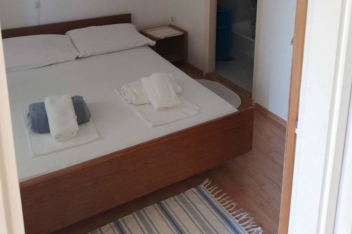 Desk, iron/ironing board, free cots/infant beds, rollaway beds
