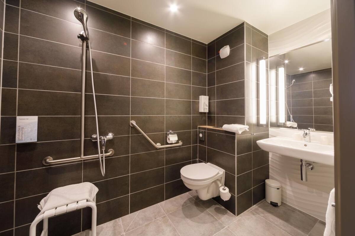 family room, multiple beds | bathroom | eco-friendly toiletries, hair dryer, towels, soap