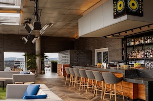 2 bares, bar en la azotea