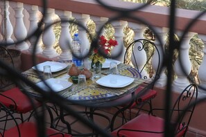 Free daily continental breakfast - Riad Al Anwar (Tinghir)