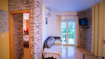 Standard Apartment | 1 bedroom, free WiFi, bed sheets