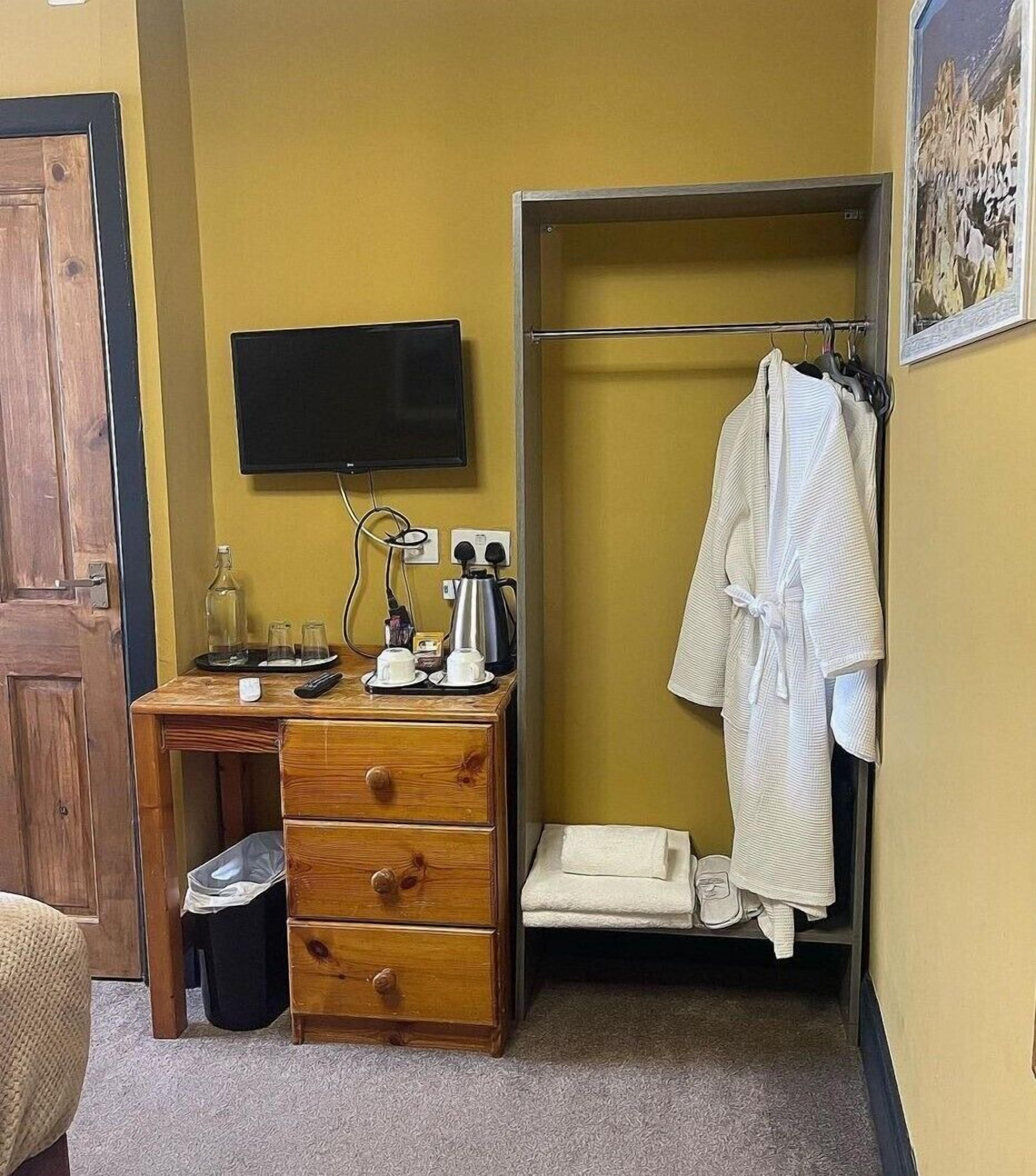 Standard Double Room | Egyptian cotton sheets, premium bedding, iron/ironing board, free WiFi