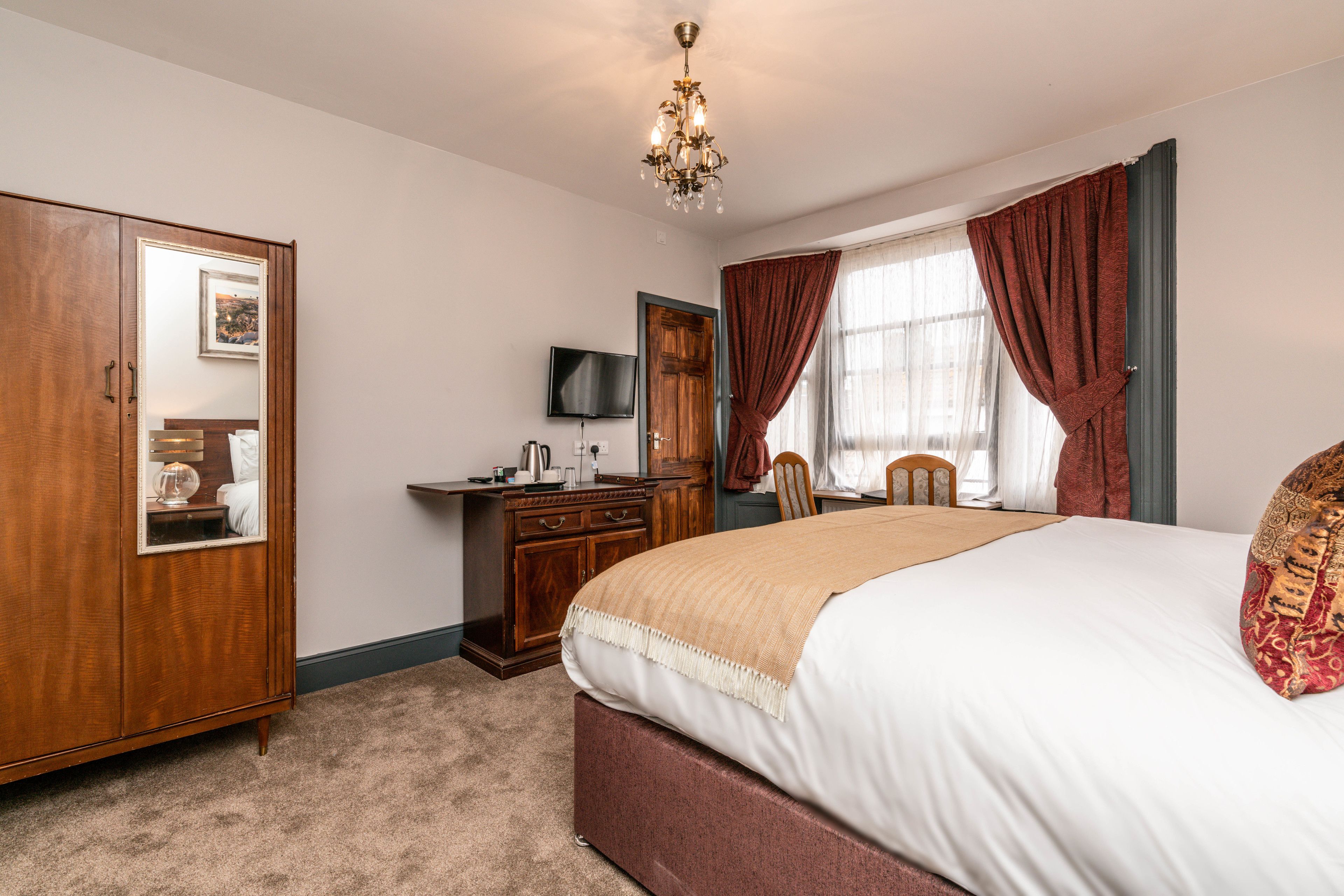 Double or Twin Room | Egyptian cotton sheets, premium bedding, iron/ironing board, free WiFi