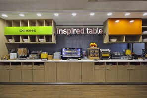 Free daily buffet breakfast 