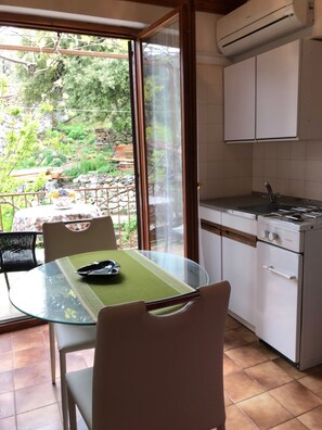 Classic Studio | Private kitchenette