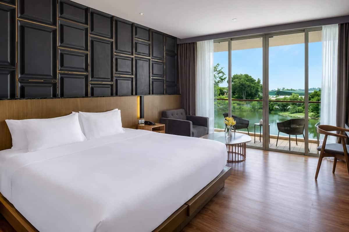 Habitación Deluxe, 1 cama de matrimonio grande, no fumadores, vistas a la laguna | Caja fuerte, escritorio, espacio para trabajar con un portátil