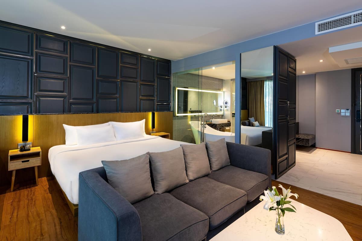 Suite estudio, 1 cama de matrimonio grande, no fumadores | Caja fuerte, escritorio, espacio para trabajar con un portátil
