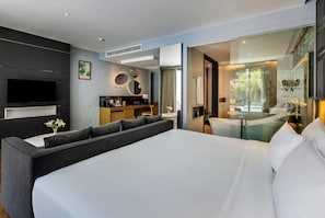 Studiosuite, 1 King-Bett, Nichtraucher, Poolzugang | Zimmersafe, Schreibtisch, laptopgeeigneter Arbeitsplatz