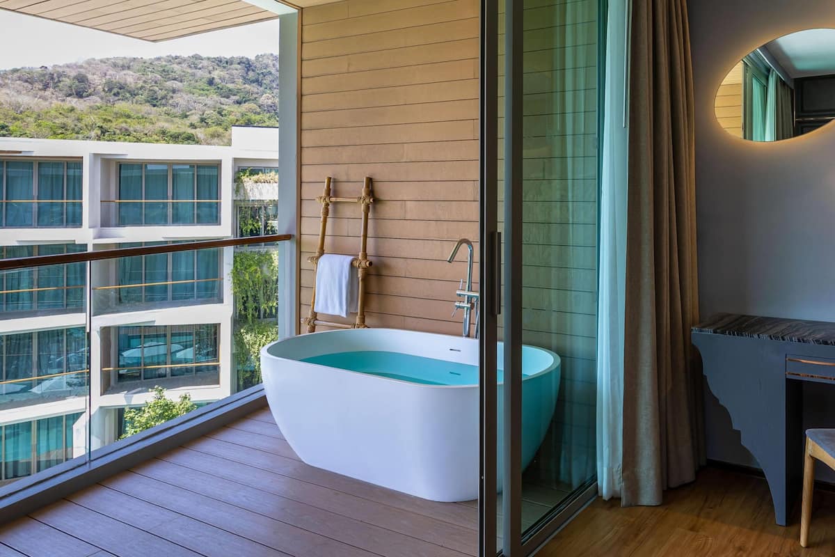 Habitación Deluxe, 1 cama de matrimonio grande, no fumadores (Sky Bath) | Caja fuerte, escritorio, espacio para trabajar con un portátil