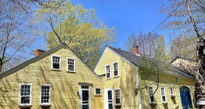 Lakes Region! Historic 200+ Year Old Beautiful Cape 1 mi from Squam Town Beach