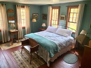 5 bedrooms, free WiFi, bed sheets