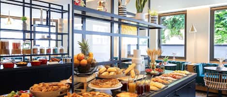 Daily buffet breakfast (EUR 21 per person)