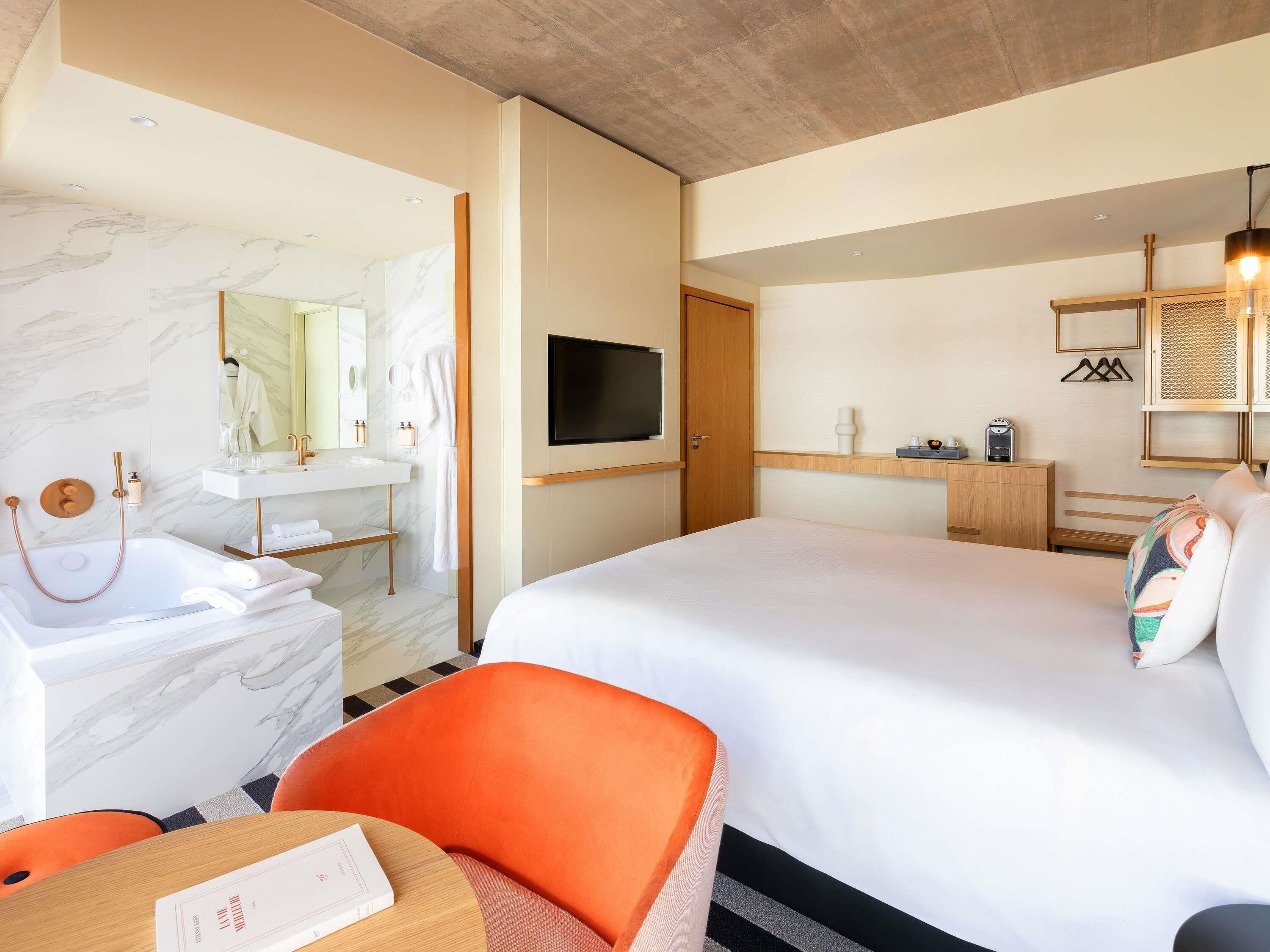 privilege, room, 1 double bed | in-room safe, individually decorated, individually furnished