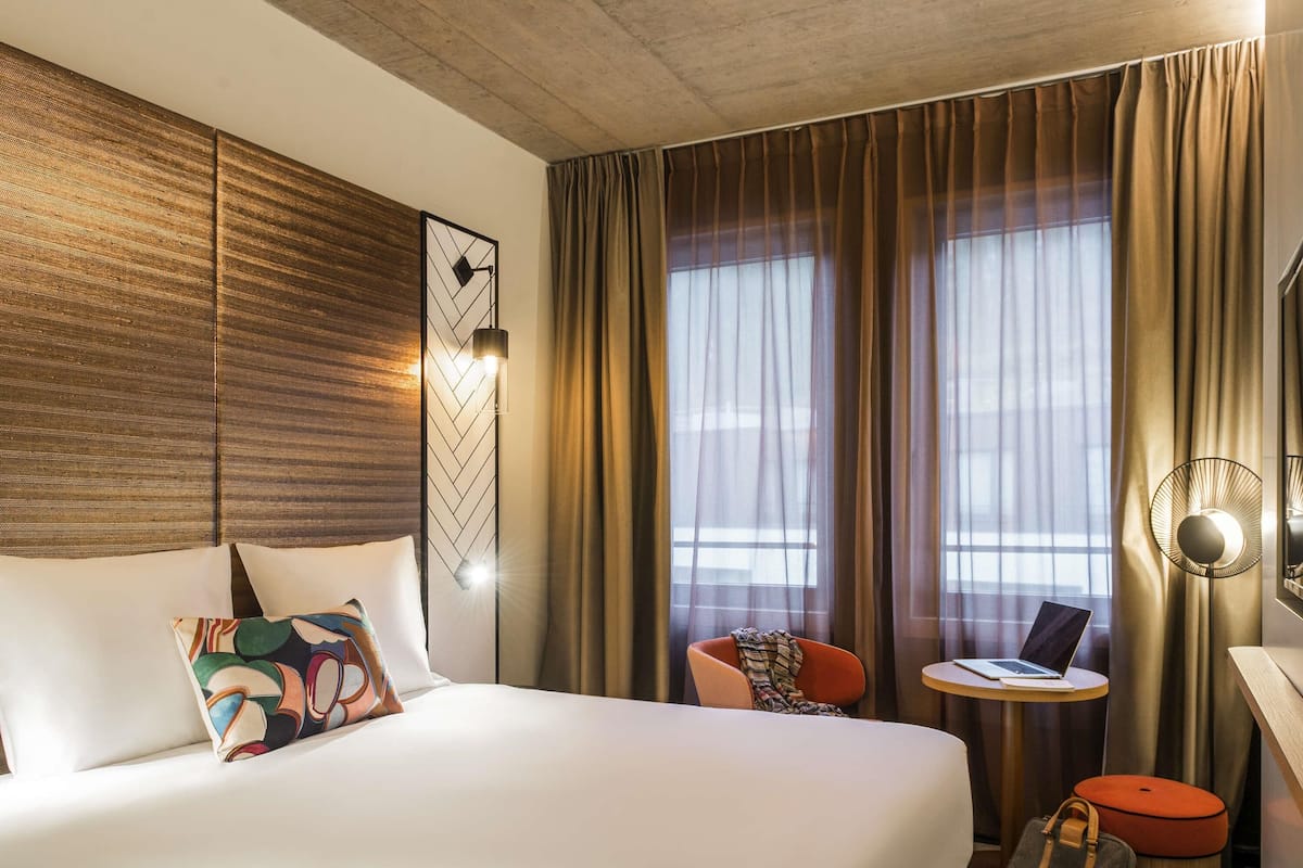Classic Room, 1 Double Bed | In-room safe, individually decorated, individually furnished