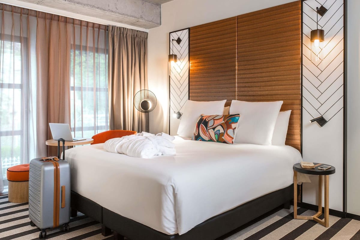 in-room safe, individually decorated, individually furnished