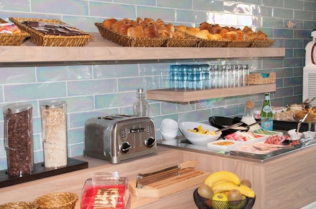 Daily buffet breakfast (EUR 12.90 per person)