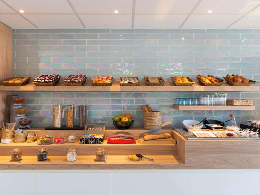 Daily buffet breakfast for a fee