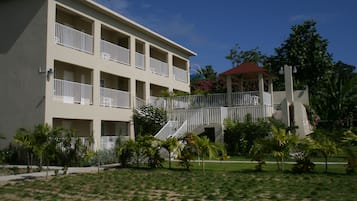 Grand Room | 1 bedroom, individually furnished, desk, laptop workspace