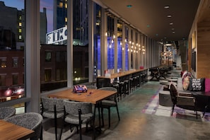 Lobby - Moxy Boston Downtown (Boston)