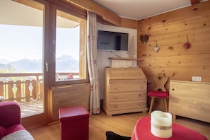 Studio, Balcony (328C  Cleaning Fee CHF 30,00) | Living area | Flat-screen TV - Villars Bristol Apartments (Ollon)