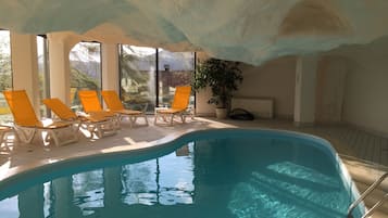 Indoor pool, pool loungers