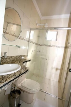 Dusche, Handtücher, Seife, Shampoo