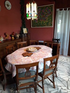 Free continental breakfast