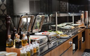Daily buffet breakfast for a fee - Courtyard by Marriott Chisinau (Chisinau)
