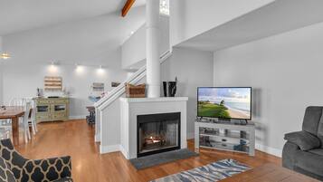 Smart TV, fireplace, DVD player