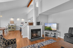 Smart TV, fireplace, DVD player