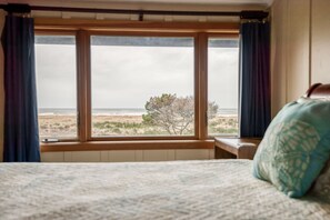 4 bedrooms, free WiFi, bed sheets