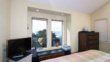 3 sovrum, skrivbord, gratis wi-fi och sängkläder