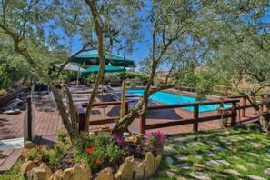 Seasonal outdoor pool, pool loungers - Agriturismo Al Lago Verde (Alia)