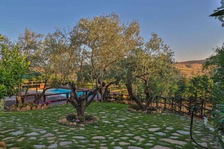 Property grounds. Agriturismo Al Lago Verde