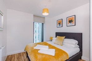 Apartment | Premium bedding, individually decorated, individually furnished - Contemporary 1 Bed Apartment Media City (Salford)