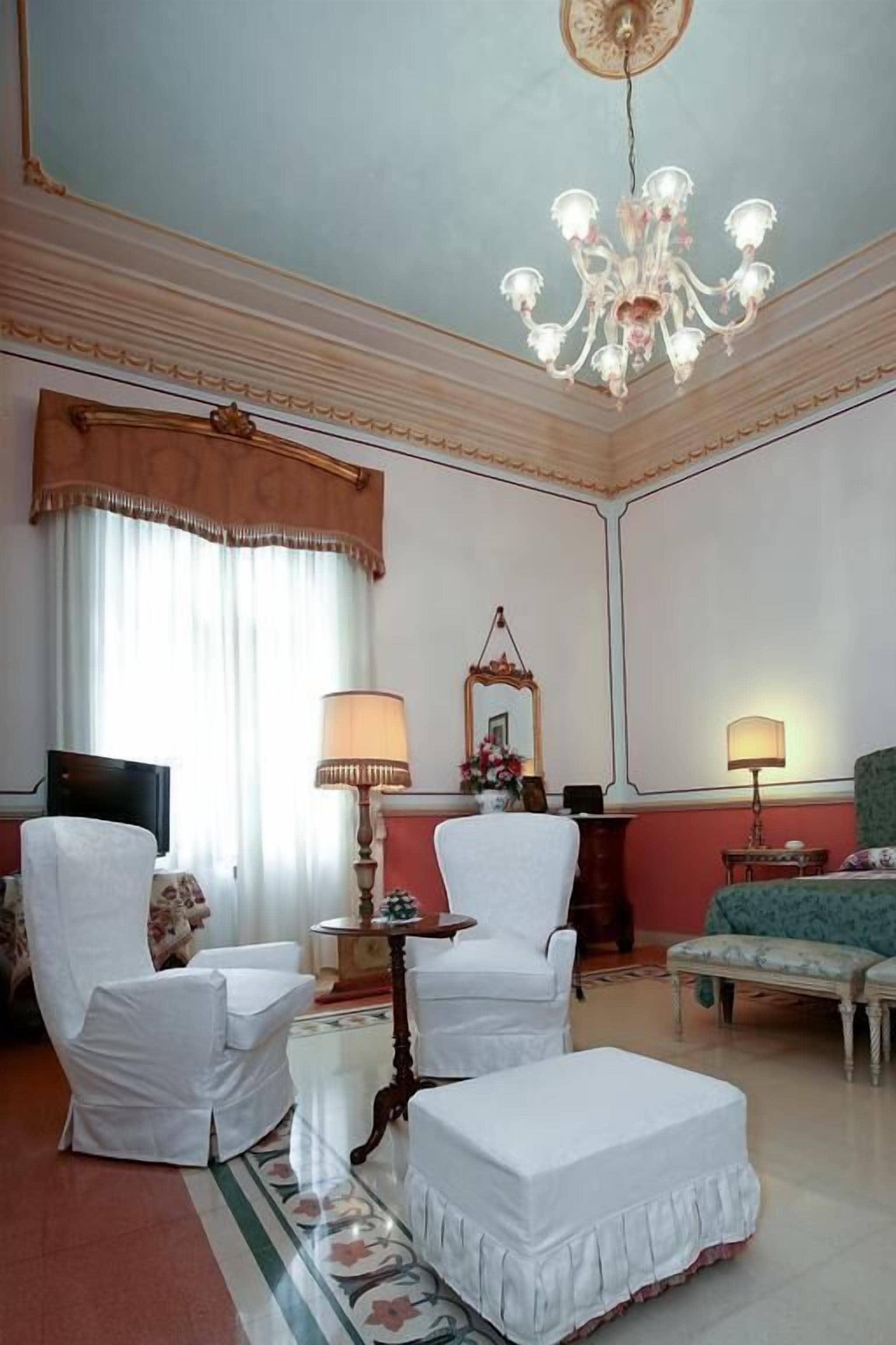 Deluxe-Dreibettzimmer, mit Bad