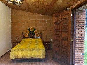 Quarto standard, 2 camas de casal | Vista do quarto