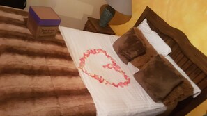 Traditional Cabin, 3 Bedrooms, Fireplace, Garden Area | Blackout drapes, bed sheets - Hotel Jardin Rincon de las Estrellas (Omitlán de Juárez)